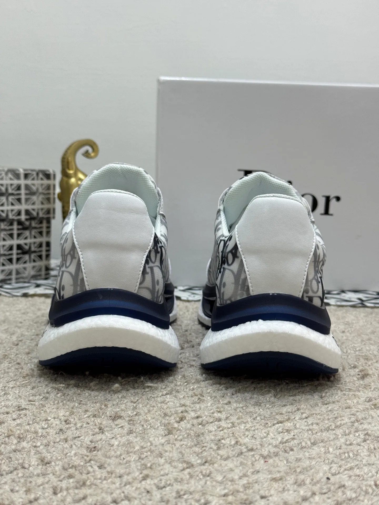 Men's shoes 💰440 [New model] 🐬🐬Original quality - Dior The latest model of sports shoes 🎁Casual and fashionable men's shoes 👟Best model 💥Simple and elegant version, exclusive for trendy men. Unique official website new and most brand elements 👑original decoration, imported cowhide stitching with classic fabrics, fashionable and generous accessories, ✅foamed TPU wear-resistant and taller outsole, light and comfortable. Size: 38-44 (45 customized